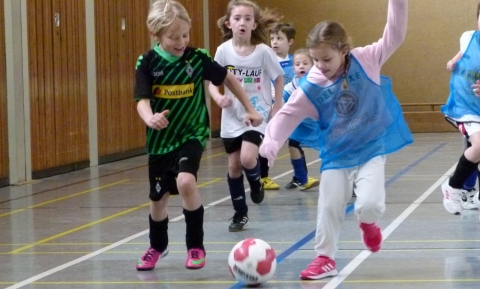 Die Mädchen hielten beim 6. Futsal-Cup mächtig dagegen