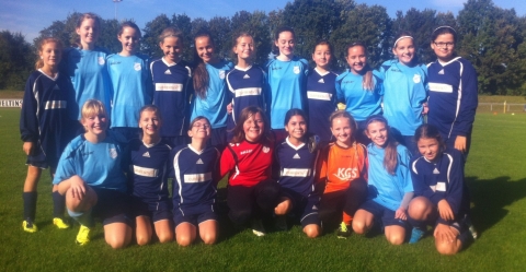 Volle Pulle Freude am Fußball: Die Mädels der beiden Glehner U13-Teams