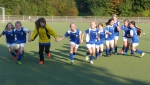 Kein Halten mehr: Die U11-Mädchen gewinnen das Turnier in Hilden